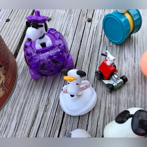 Lot Vintage PEANUTS Snoopy Charlie Brown & Gang Toys Figures Tin Outfit 50s 60s - Picture 5 of 13